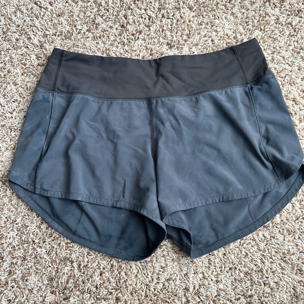 Lululemon Speed Up Mid-Rise Lined
Short 4"